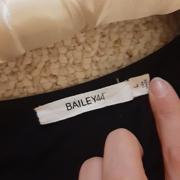 Black long sleeves top - Picture 3 of 3